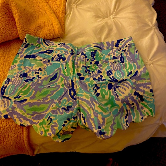Ruffled Lilly pulitzer shorts - Picture 2 of 2